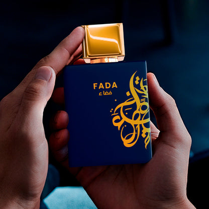 Hombre usando Fada Mawwal Arabia perfume árabe masculino Paraguay